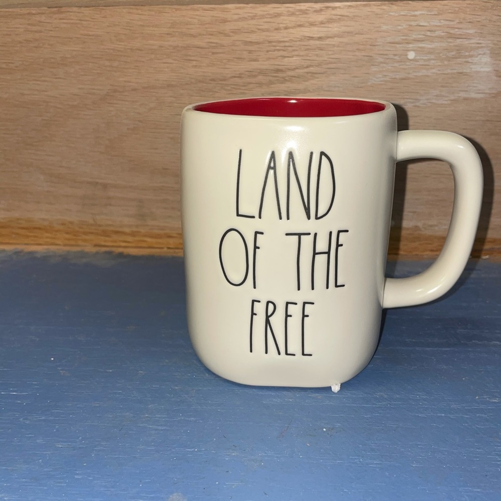 Rae dunn land of the free mug - yes